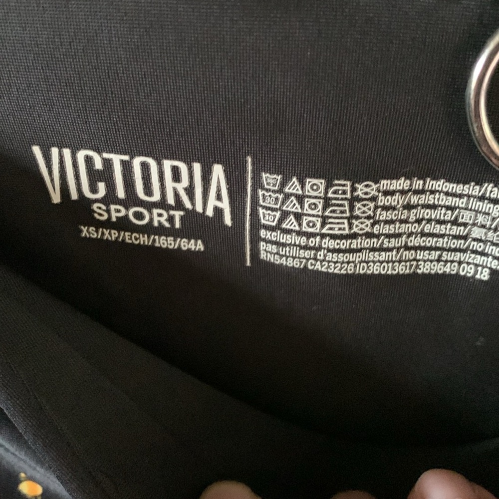 Victoria’s Secret Sport sz XS legging satiny feel and look crowns tiaras euc - Picture 6 of 8